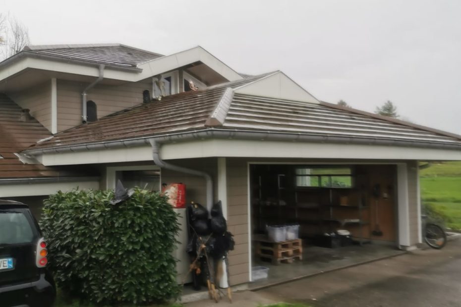 Garage à Thonon-les-Bains avant optimisation de l’espace et agrandissement en bois par Construction Rénovation Vautey